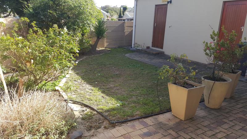 4 Bedroom Property for Sale in Vredekloof East Western Cape